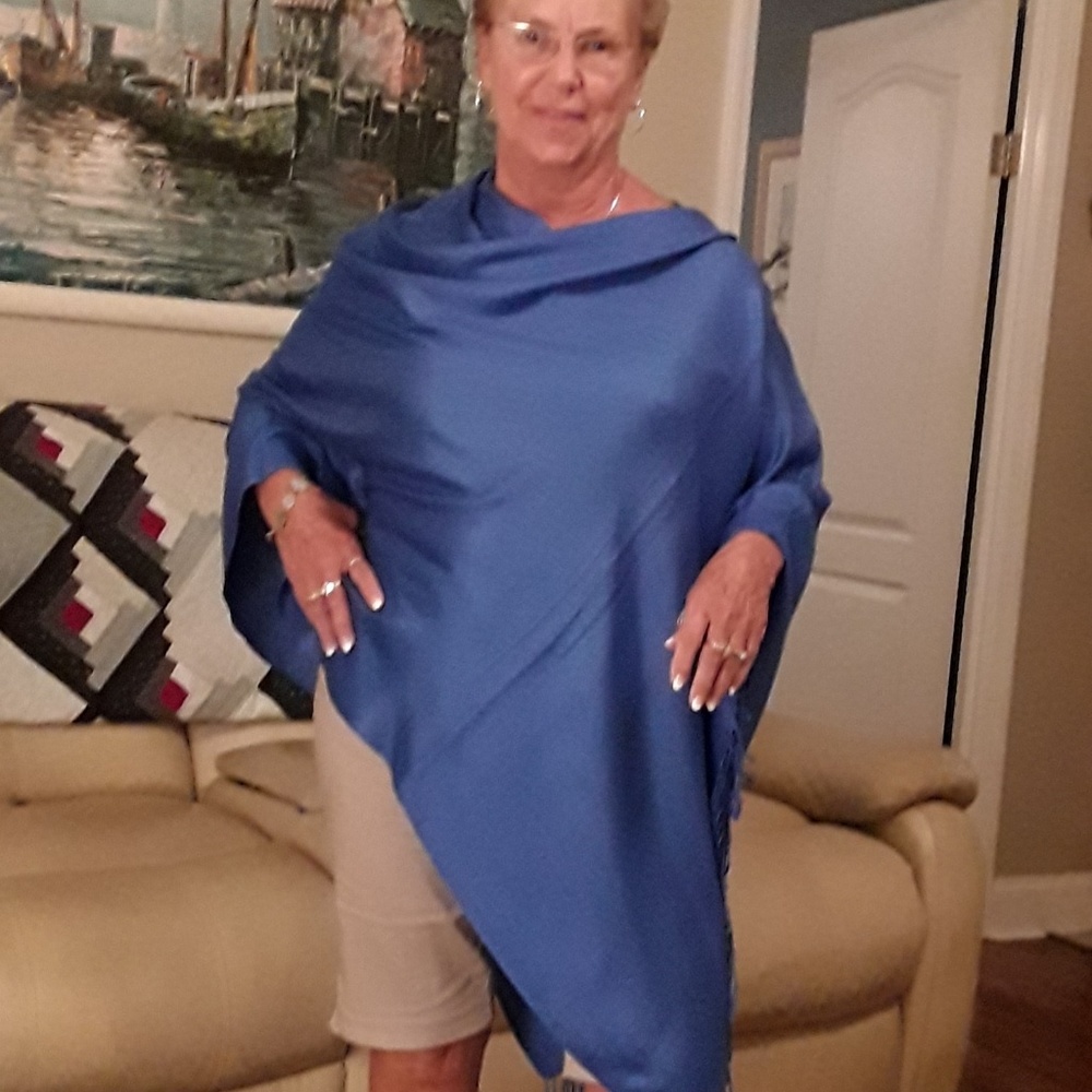 SCARF/WRAP/SHAWL COVERUP - Picture 2 of 4